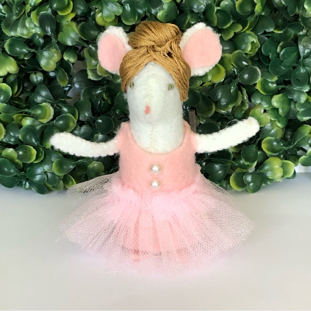 Ballerina Felt Mouse Art Doll Hand-sewn pink tutu hair bun Ballet handmade NWT